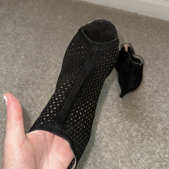 INC heels - Picture 2 of 5